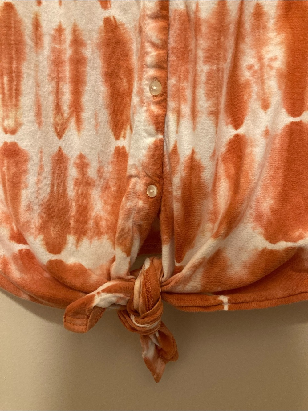 Chaps Women's Orange and White Tie-Dye Button-Front Tie-Knot Top - Picture 4 of 6
